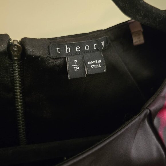 Theory XS Dress - Picture 4 of 4